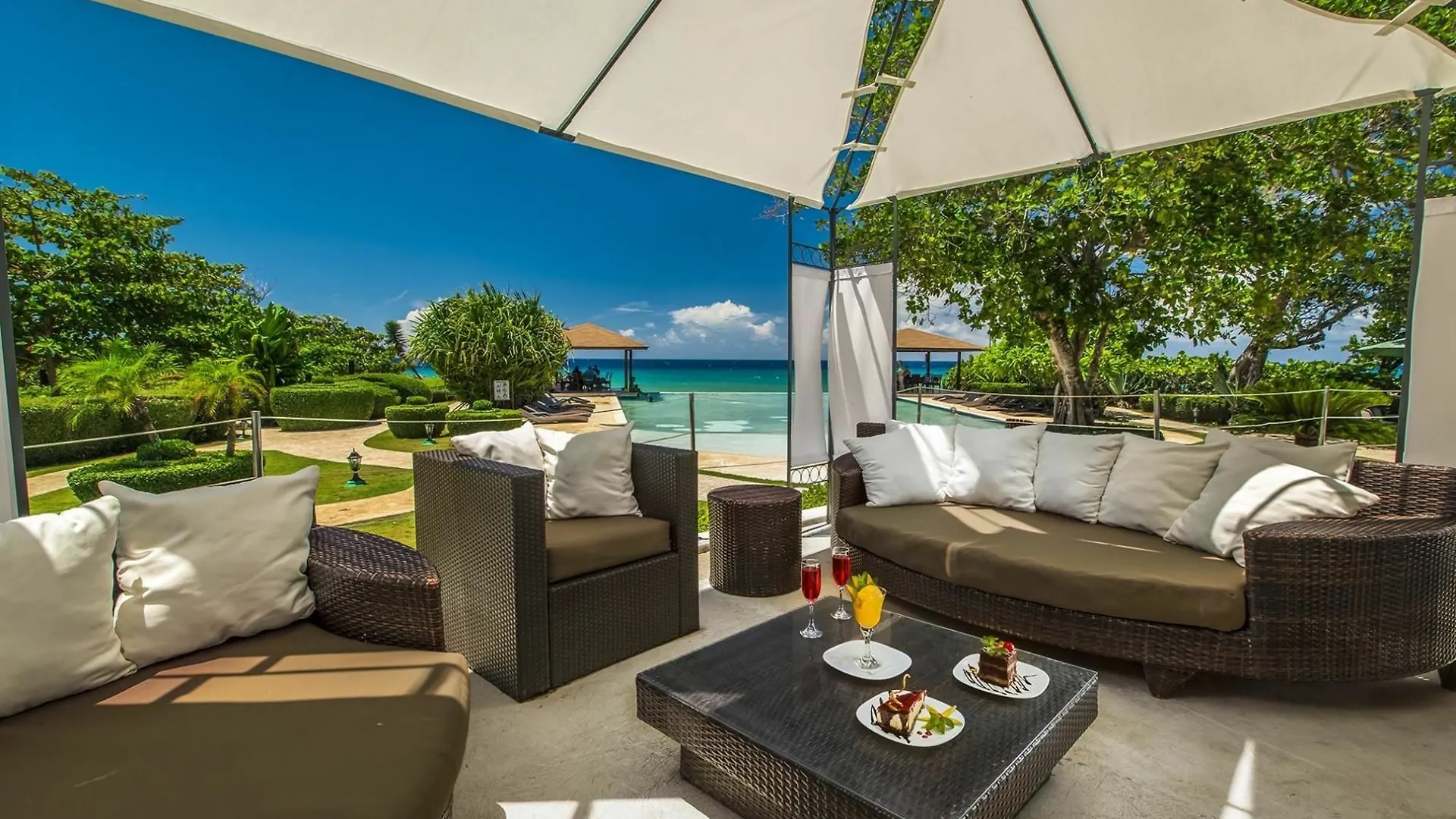 Bayrock 2 B31 Apartment Sosua 0*,